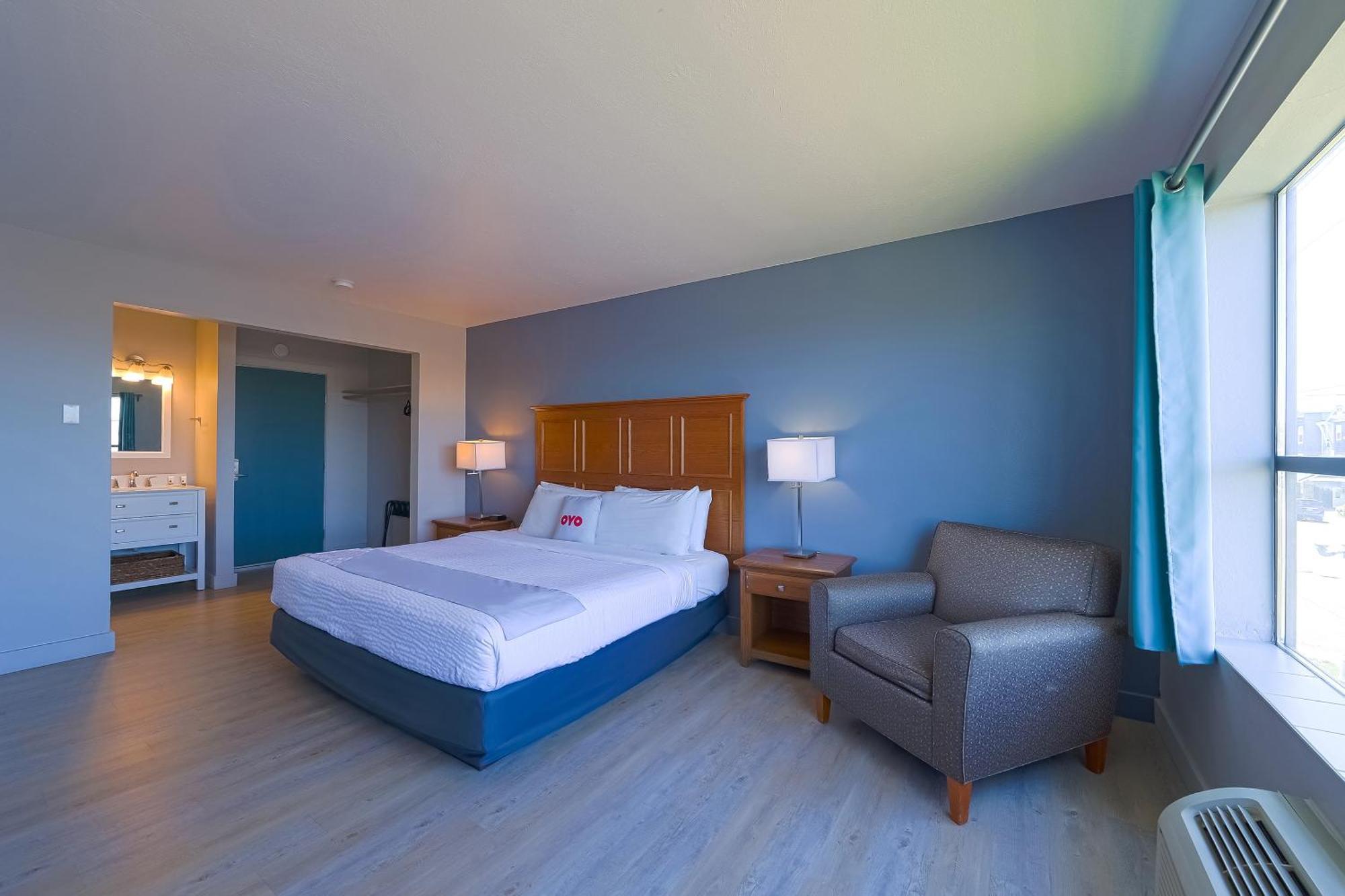 Oyo Waves Hotel Newport Or - Nye Beach Exterior photo
